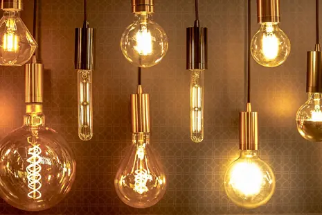 Wie funktioniert eine Glühbirne – was beeinflusst ihren Verbrauch und ihre Leuchtkraft?